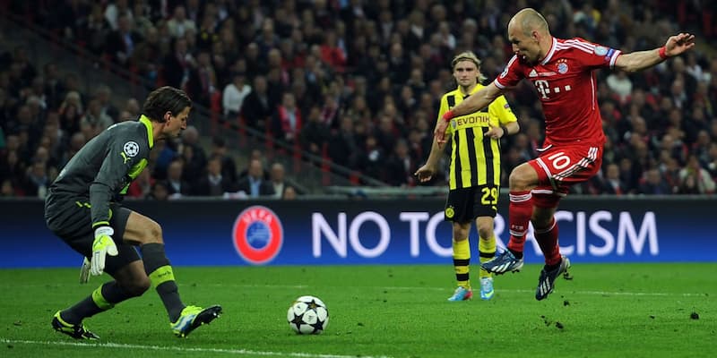 Arjen Robben hạ gục Dortmund phút 89 trong trận chung kết C1 năm 2013
