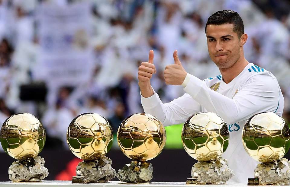 Thu nhập Ronaldo: Xem hình ảnh liên quan đến thu nhập Ronaldo để cảm nhận sự giàu có và những cơ hội mà nó mang lại. Khám phá cách mà Ronaldo đã biến đổi sự nghiệp từ một cầu thủ trẻ tuổi đến một trong những người giàu nhất thế giới.