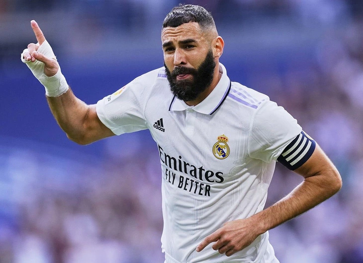 Tìm hiểu về tiểu sử bóng đá của Benzema
