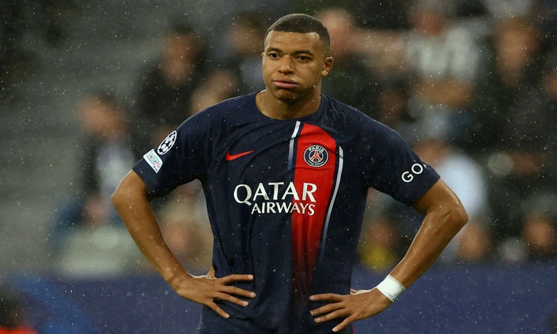 PSG muốn giữ ngôi sao Mbappe của mình lại bằng mọi giá, mọi thủ đoạn
