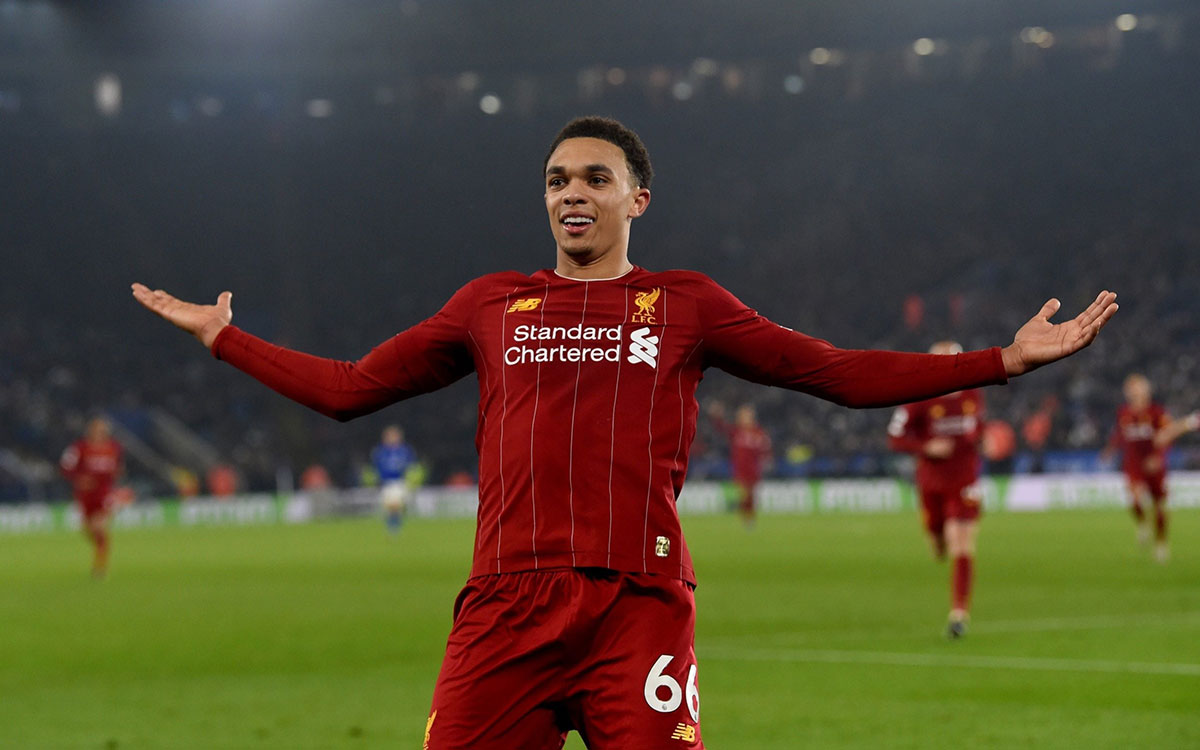 Alexander-Arnold chính thức được ra mắt tại Liverpool vào năm 2016
