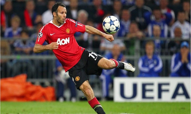 Ryan Giggs thi đấu cho MU tại Cúp C1
